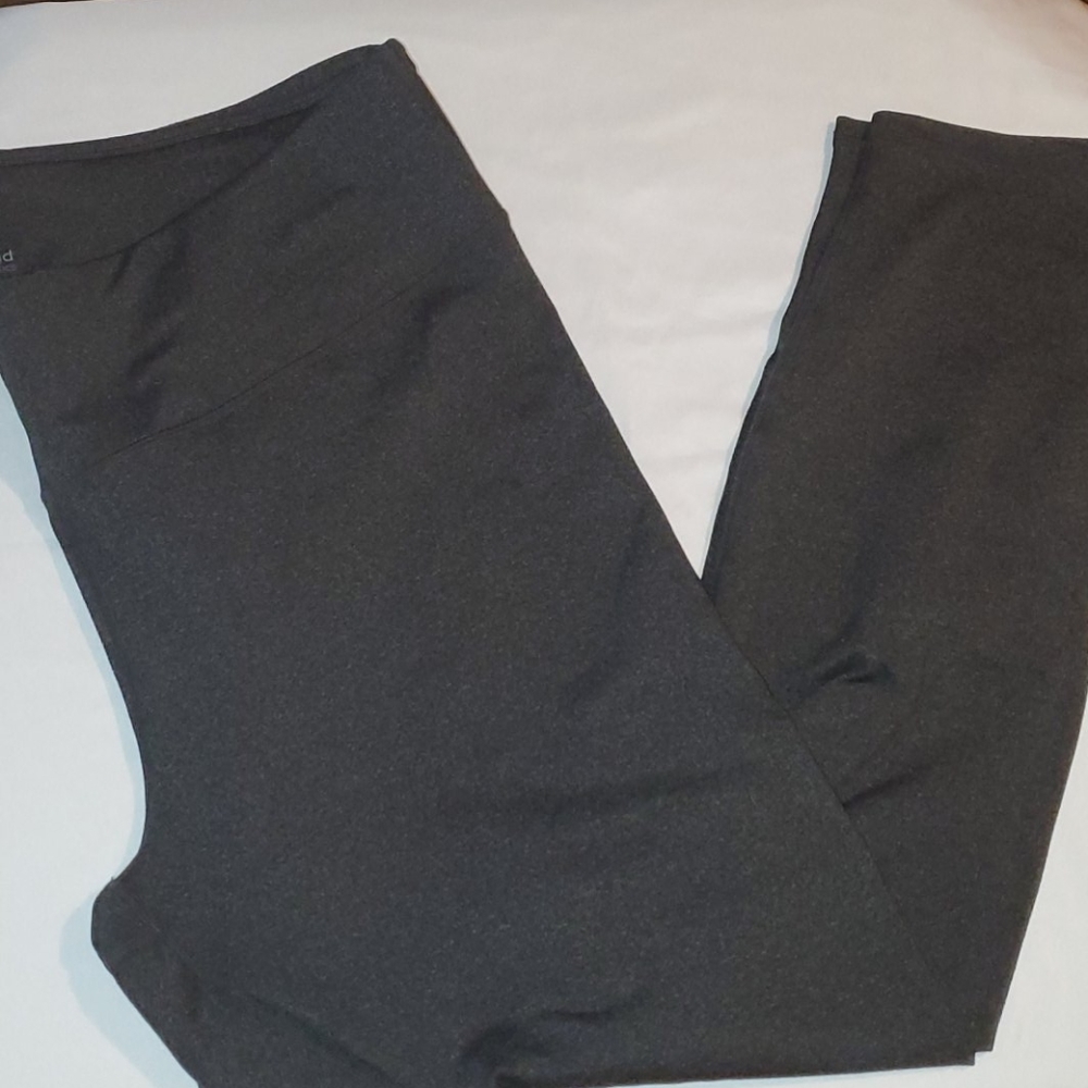 Fabletics salar solid powerhouse leggings